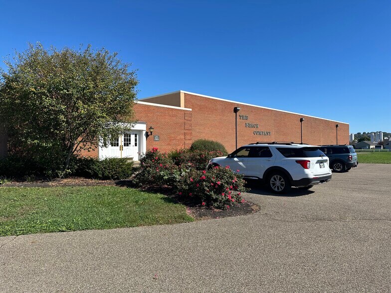 240 Browns Ln, Coshocton, OH à vendre - Photo du bâtiment - Image 2 de 19