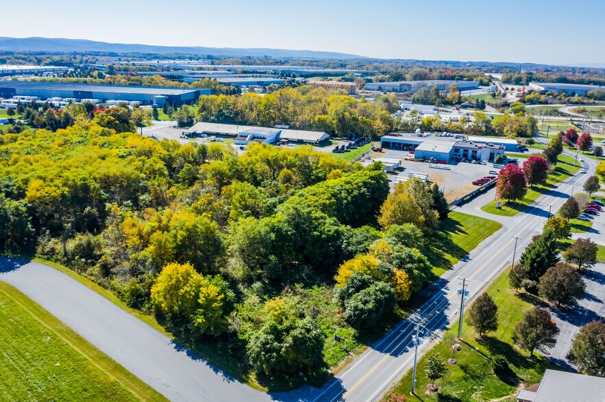 1514 Commerce Ave, Carlisle, PA for lease - Building Photo - Image 3 of 67