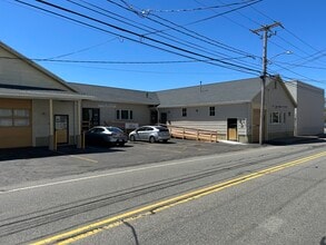 20 Maplewood Ave, Gloucester, MA for lease Interior Photo- Image 1 of 11