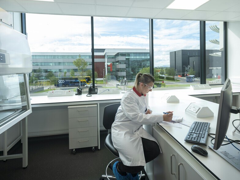 Parklands Ave, Holytown à louer - Photo du bâtiment - Image 3 de 12