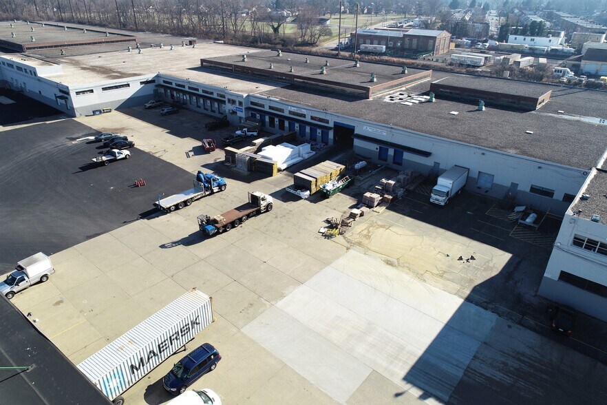 6250 Baltimore Ave, Yeadon, PA à louer - Aérien - Image 3 de 12