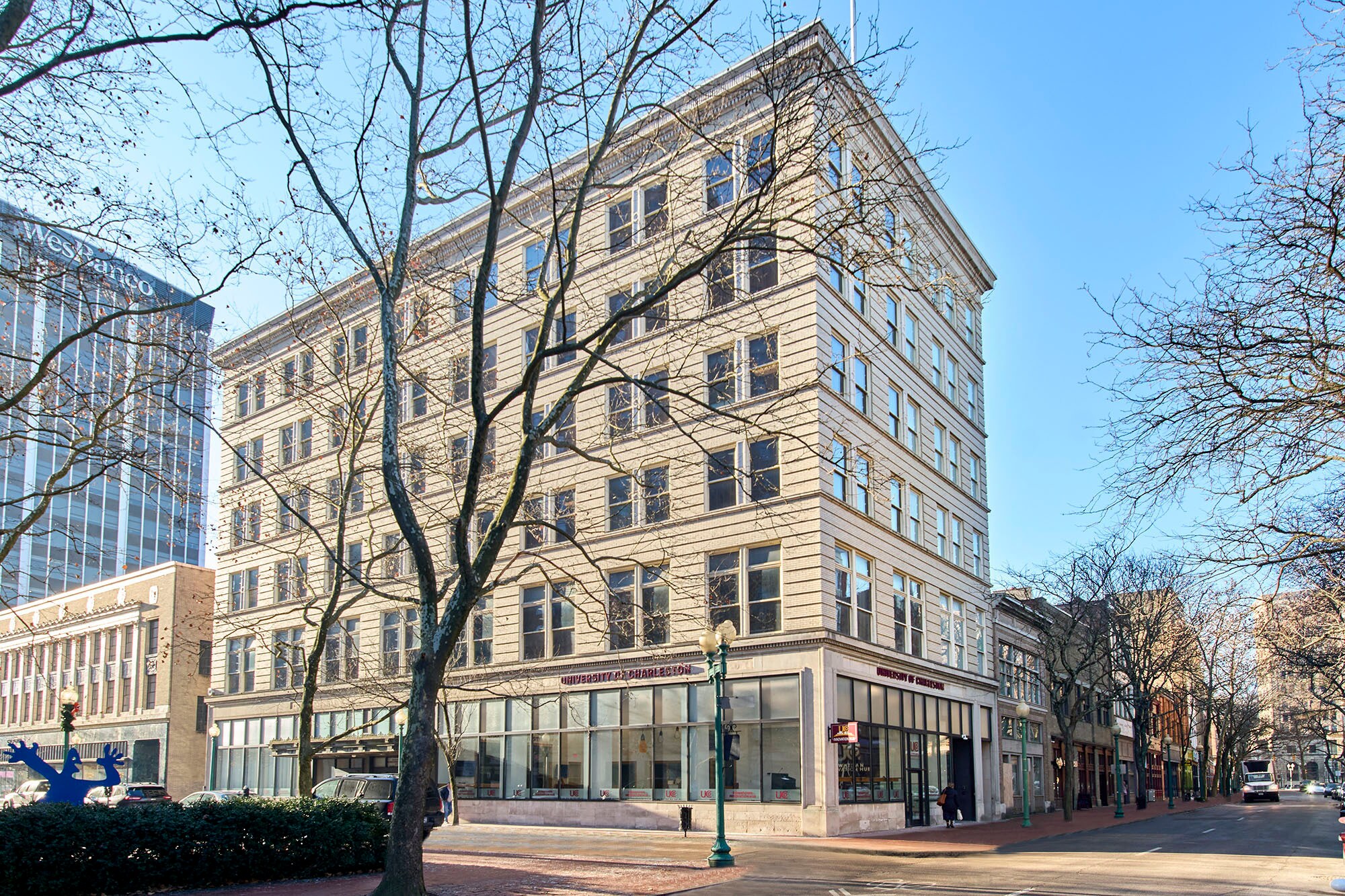 240 Capitol St, Charleston, WV à vendre Photo du bâtiment- Image 1 de 21