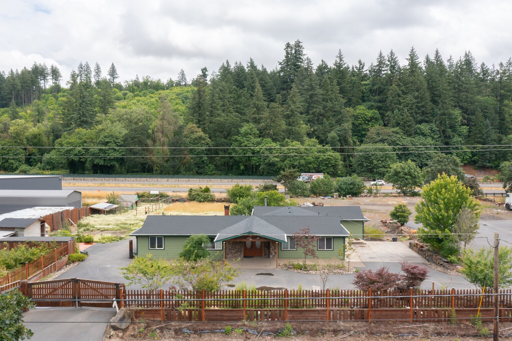 10646 Sunnyside Rd SE, Jefferson, OR à vendre Photo du bâtiment- Image 1 de 1