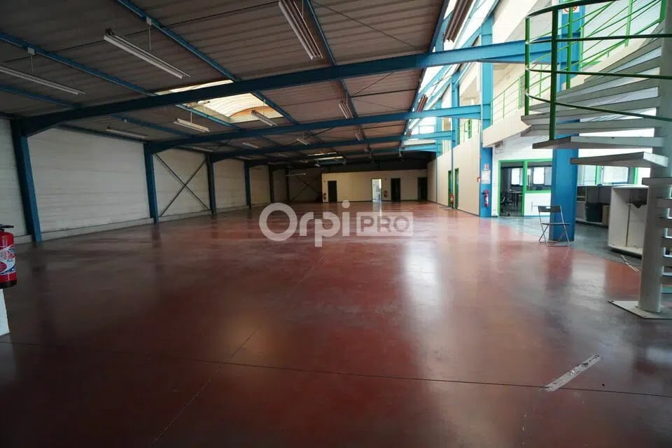 Flex in Longvic for lease Building Photo- Image 1 of 9