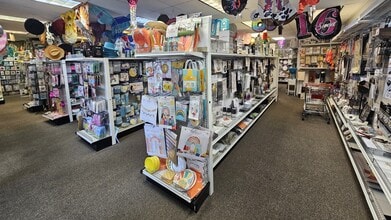 3202-3210 Ocean Beach Hwy, Longview, WA for lease Interior Photo- Image 2 of 5