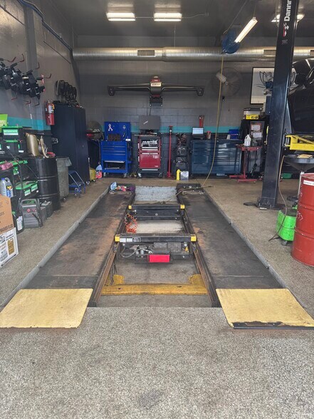 267 Portion Rd, Ronkonkoma, NY à vendre - Photo du bâtiment - Image 2 de 9