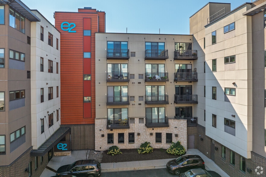 3924 Excelsior Blvd, Minneapolis, MN à vendre - Photo du bâtiment - Image 3 de 4