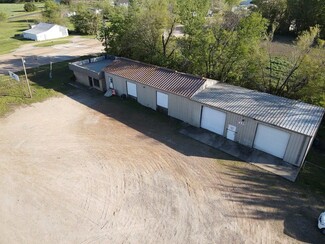 Plus de détails pour 2190 S Church St, Paris, TX - Industriel à vendre