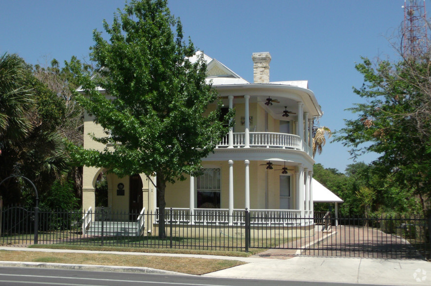 408 Dwyer Ave, San Antonio, TX à louer - Photo principale - Image 1 de 2