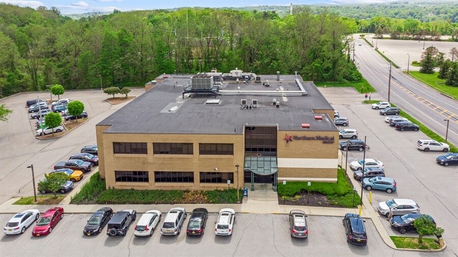 159 Barnegat Rd, Poughkeepsie, NY à louer - Photo du bâtiment - Image 2 de 39