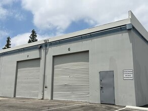 21110-21129 Osborne St, Canoga Park, CA for lease Interior Photo- Image 2 of 2