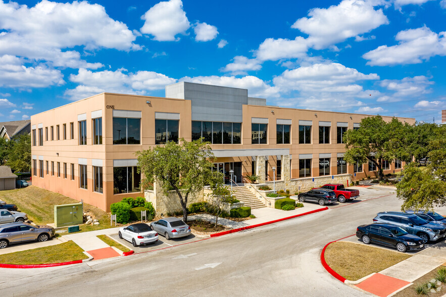 300 E Sonterra Blvd, San Antonio, TX for lease - Building Photo - Image 1 of 22