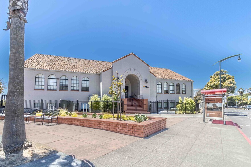 2201 Bayshore Blvd, San Francisco, CA à louer - Photo du bâtiment - Image 2 de 12