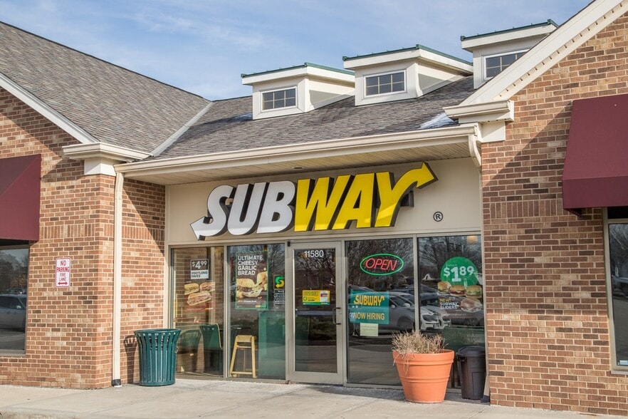 11530-11548 Springfield Pike, Springdale, OH à vendre - Photo du bâtiment - Image 3 de 19