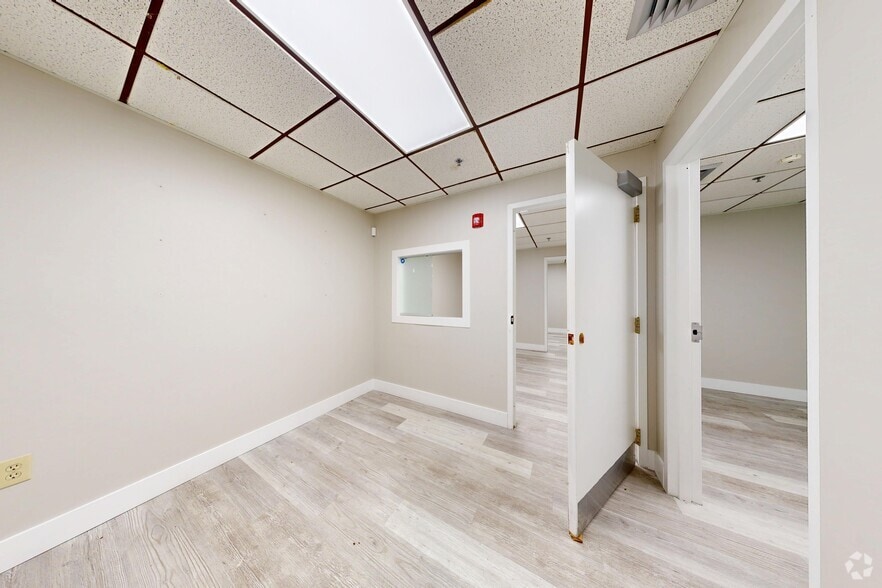 499 NW 70th Ave, Plantation, FL for lease - Matterport 3D Scan - Image 2 of 21