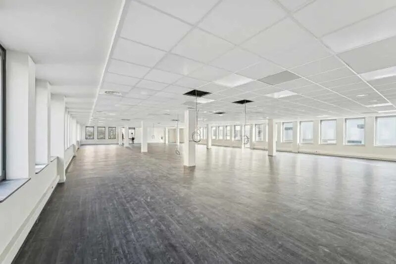 Office in Clichy for lease - Interior Photo - Image 3 of 6