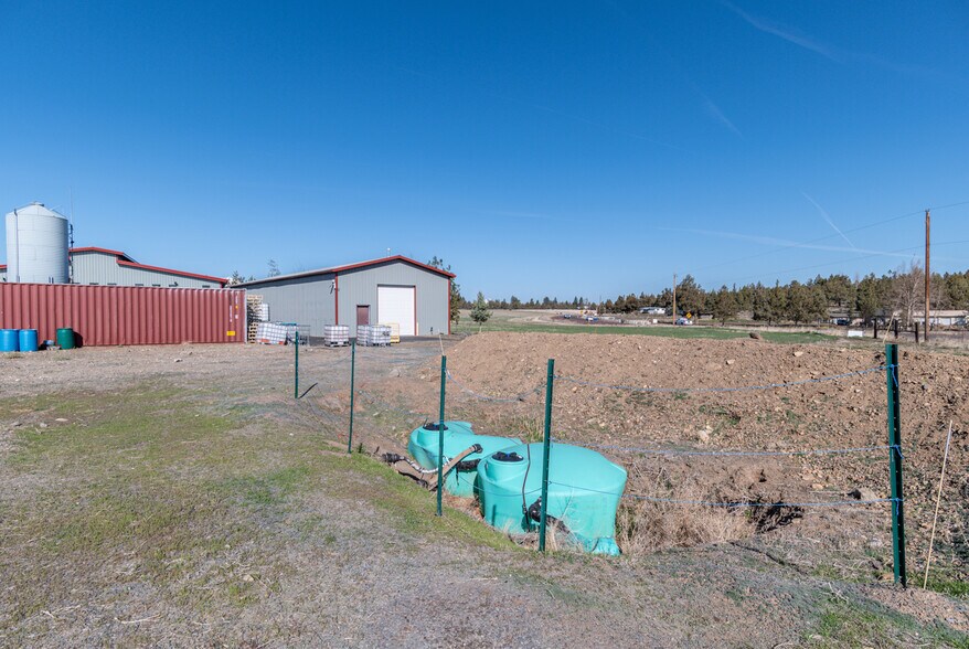 19330 Pinehurst Rd, Bend, OR à vendre - Photo du bâtiment - Image 2 de 4
