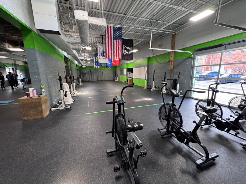 130-140 W Jefferson St, Falls Church, VA for lease - Interior Photo - Image 2 of 3