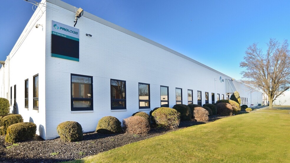 640 Dell Rd, Carlstadt, NJ for lease - Primary Photo - Image 1 of 2