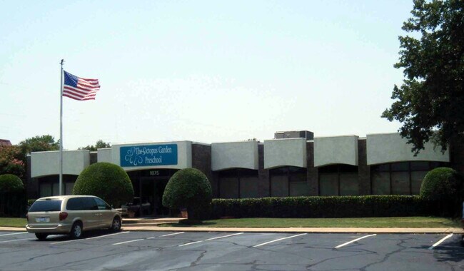 Plus de détails pour 1075 Executive Dr E, Richardson, TX - Commerce de détail à vendre