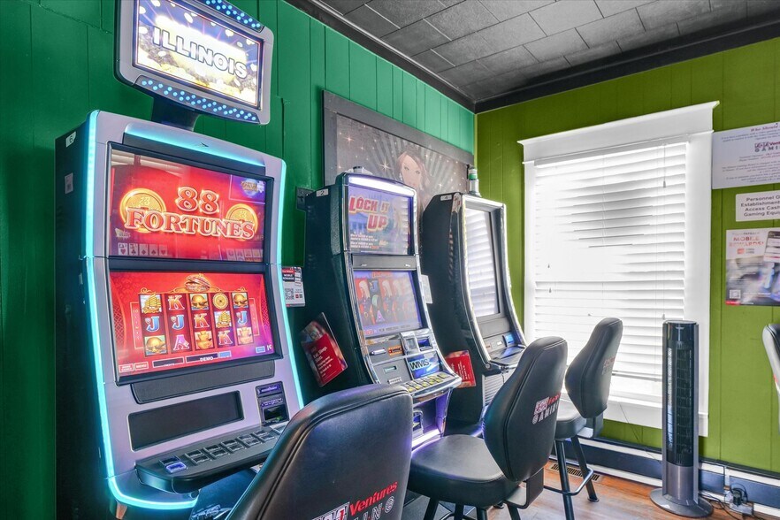 207 E Main St, Toledo, IL à vendre - Photo intérieure - Image 2 de 18