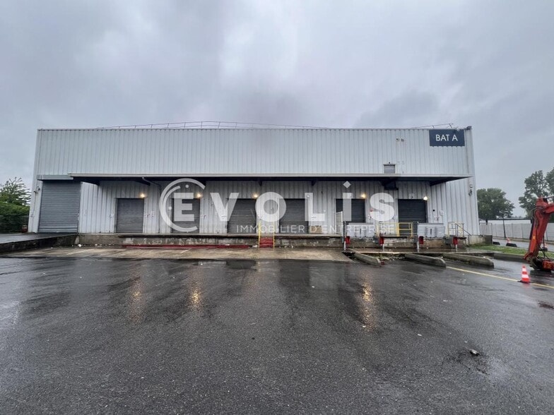 Industrial in Sucy En Brie for lease - Building Photo - Image 1 of 14
