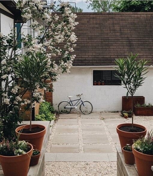 579-581 Victoria Ave, St-Lambert, QC à vendre - Photo du bâtiment - Image 3 de 3