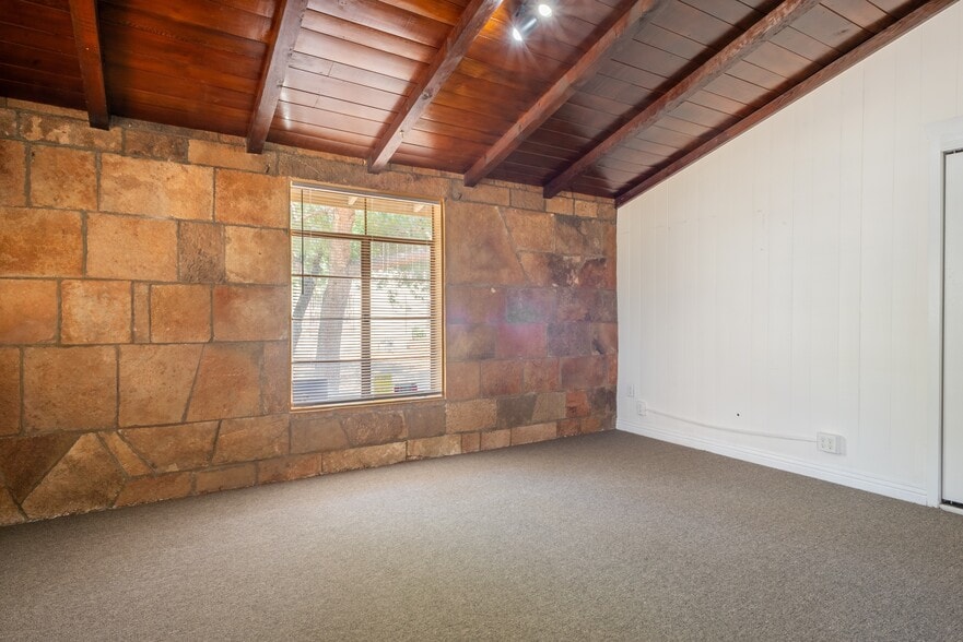 509 S 6th St, Las Vegas, NV à louer - Photo intérieure - Image 2 de 6