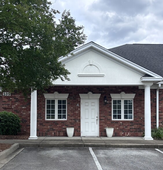 109 Vista Oaks Dr, Lexington, SC à louer - Photo du bâtiment - Image 2 de 4