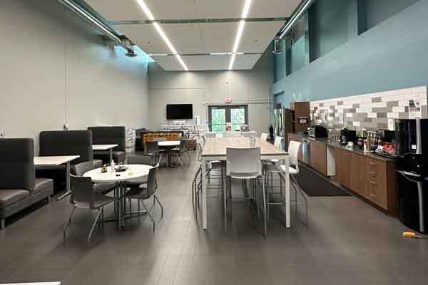 2500 S Lexington Ave, Mendota Heights, MN à louer - Photo intérieure - Image 2 de 5