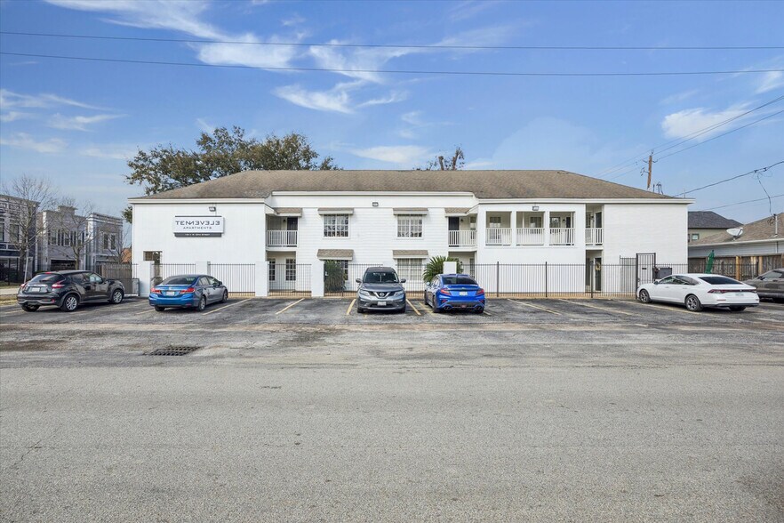 1011 W 10th St, Houston, TX à vendre - Photo du bâtiment - Image 1 de 10