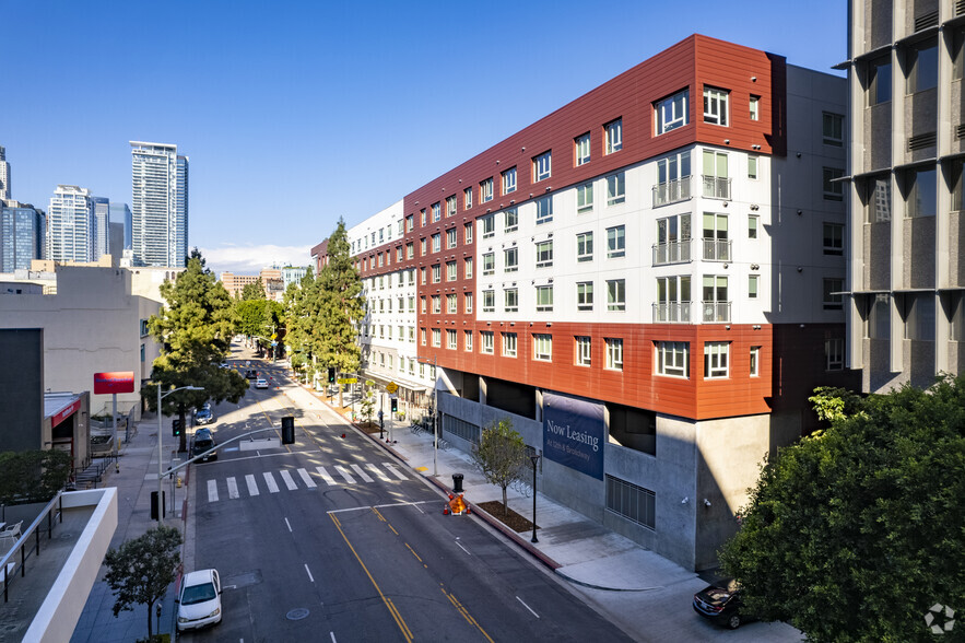 1100 S Hill St, Los Angeles, CA for lease - Building Photo - Image 2 of 5