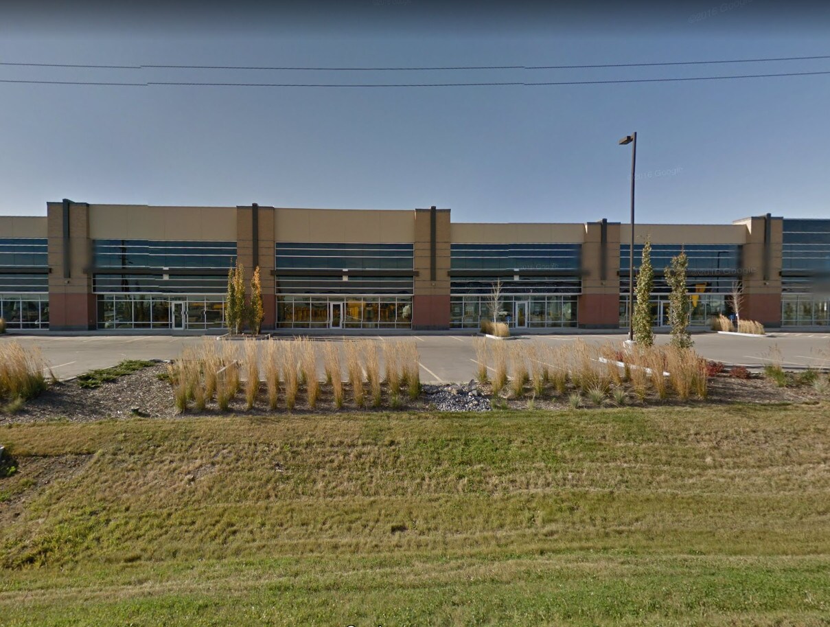 7106 42nd St, Leduc, AB à louer Photo du bâtiment- Image 1 de 12