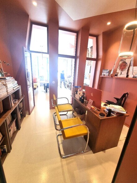 37 Rue Beauregard, Paris à louer - Photo du bâtiment - Image 3 de 5