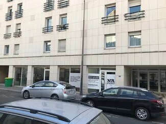 Plus de détails pour 33 Rue Des Terres Au Curé, Paris - Commerce de détail à louer