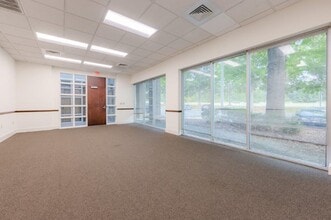 8510 McAlpine Park Dr, Charlotte, NC for lease Interior Photo- Image 1 of 3