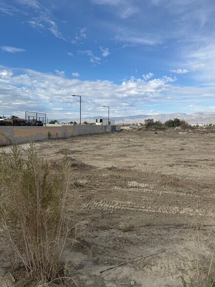 Tyler Ln, Coachella, CA à vendre - Photo du bâtiment - Image 3 de 6