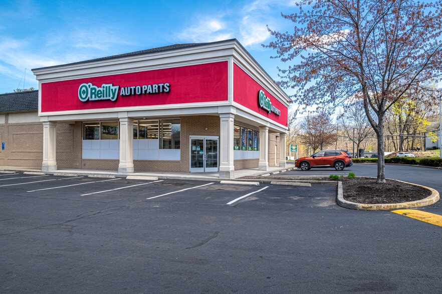 303 White St, Danbury, CT for sale - Building Photo - Image 2 of 3