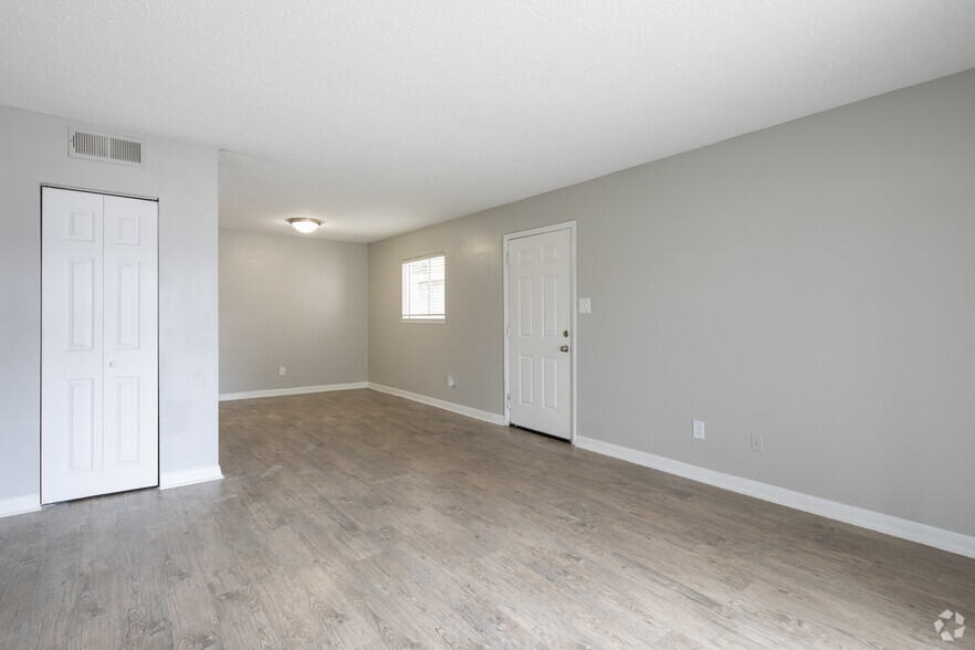 856 Park Brook Trl, Birmingham, AL for sale - Interior Photo - Image 3 of 48