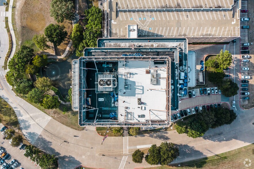 2435 N Central Expy, Richardson, TX à louer - Photo du bâtiment - Image 2 de 18