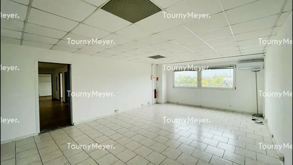Office in Mauguio for lease - Interior Photo - Image 2 of 3