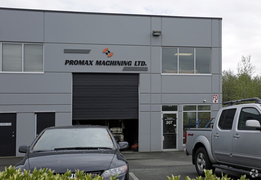 9466 189th St, Surrey, BC à vendre - Photo du bâtiment - Image 3 de 12