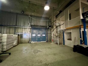 Flex in Pantin for lease Interior Photo- Image 2 of 7