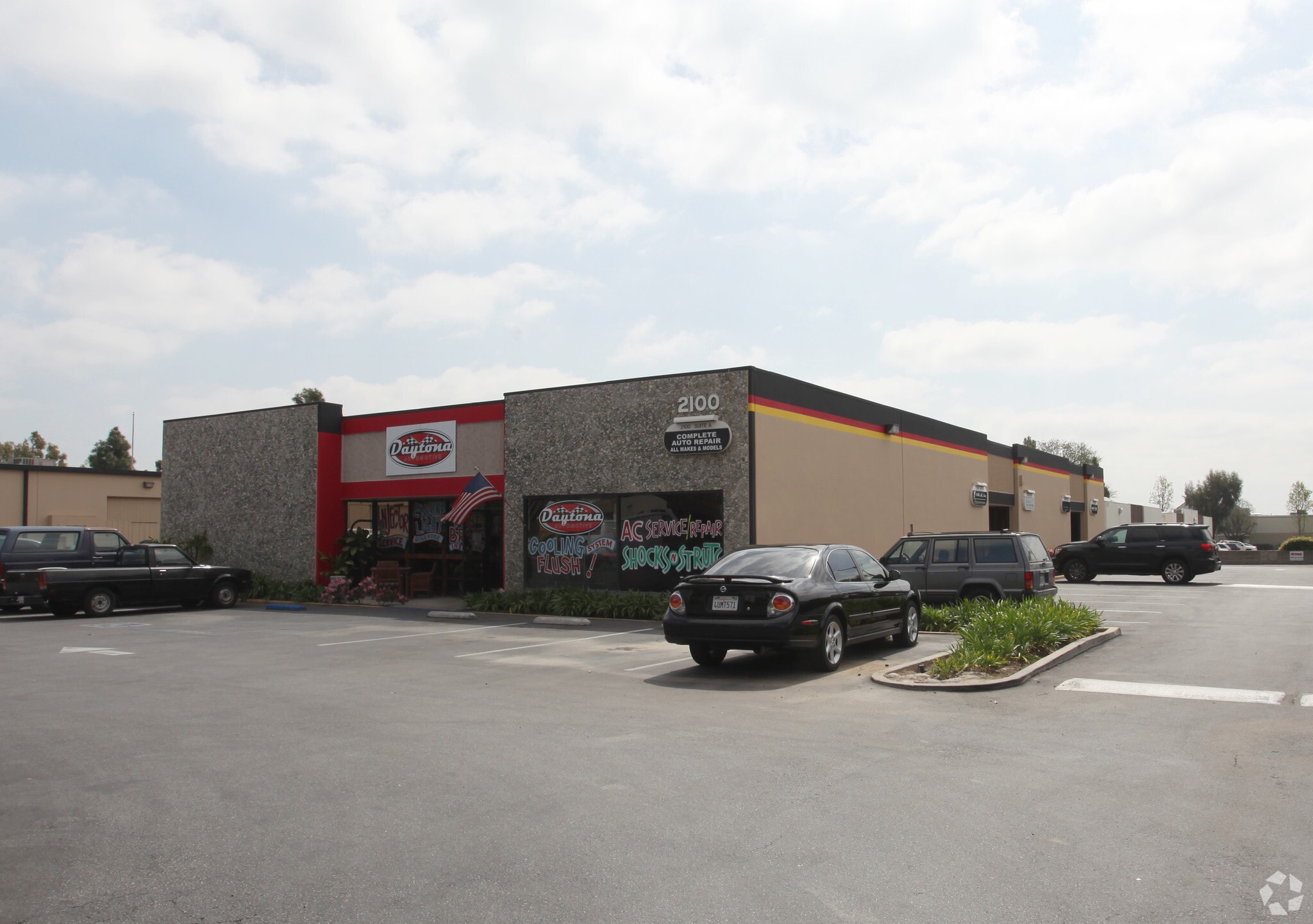 2100 E McFadden Ave, Santa Ana, CA for lease Primary Photo- Image 1 of 16