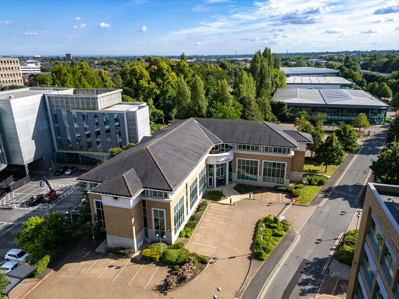 Oxford Rd, Uxbridge à louer - Photo du bâtiment - Image 3 de 8