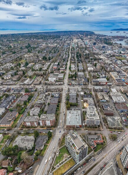 245-265 12th Av E, Vancouver, BC à vendre - Photo du bâtiment - Image 2 de 5