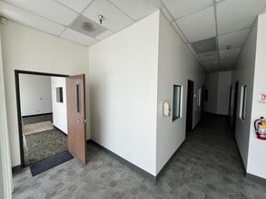 520-540 W Palmdale Blvd, Palmdale, CA for lease Interior Photo- Image 2 of 5