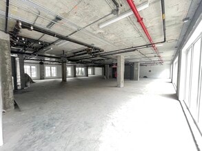 37-29 31st St, Long Island City, NY à louer Photo intérieure- Image 2 de 6