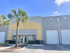 12801 Commerce Lakes Dr, Fort Myers, FL for lease Interior Photo- Image 1 of 7