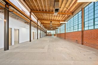 2440 S Sepulveda Blvd, Los Angeles, CA à louer Photo intérieure- Image 2 de 14